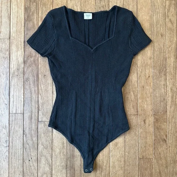 Abercrombie Fitch Black Ribbed Sweater Sweetheart Neck Short Sleeve Bodysuit M - Picture 1 of 7